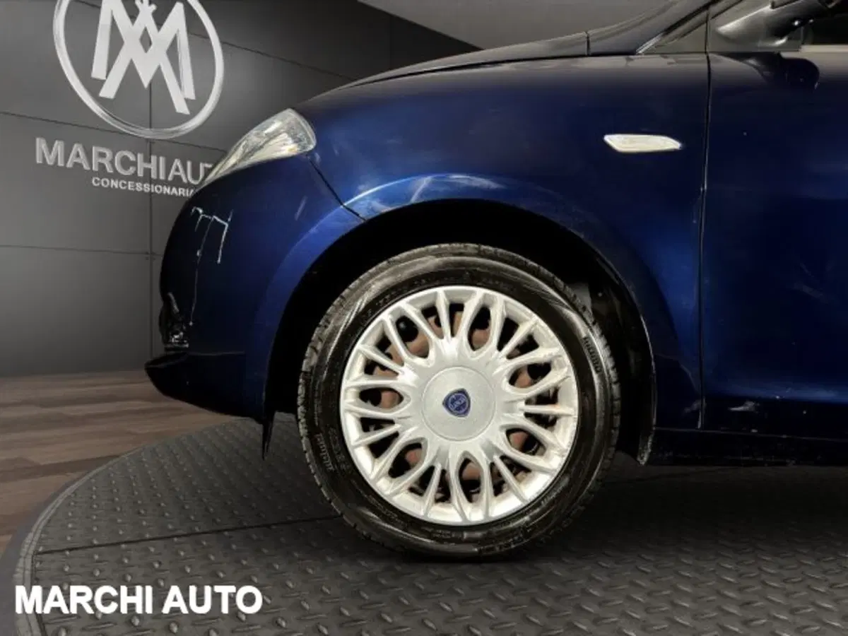 Lancia Ypsilon usata a Perugia (9)