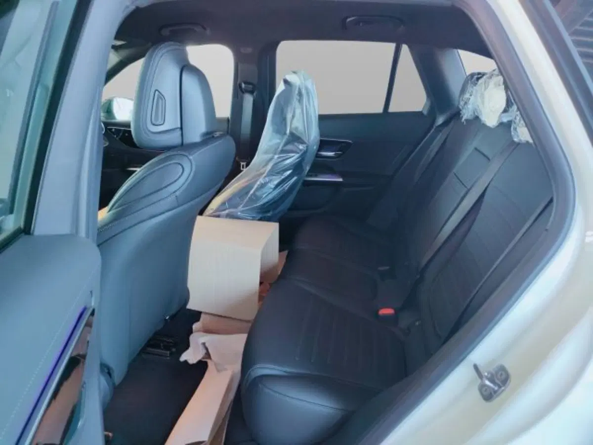 Mercedes-Benz GLC SUV nuova a Teramo (10)