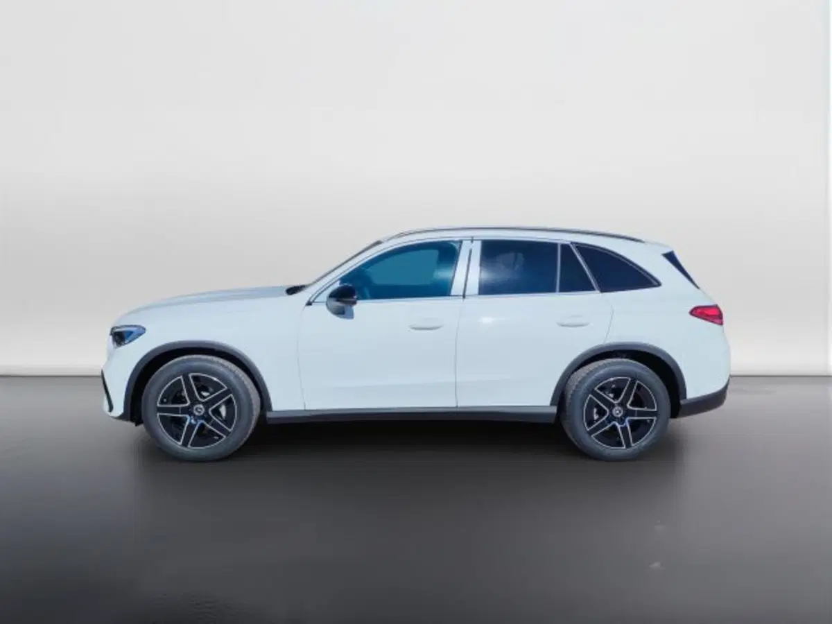 Mercedes-Benz GLC SUV nuova a Teramo (3)