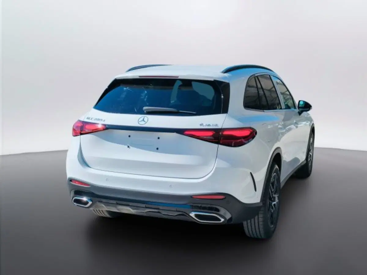 Mercedes-Benz GLC SUV nuova a Teramo (6)