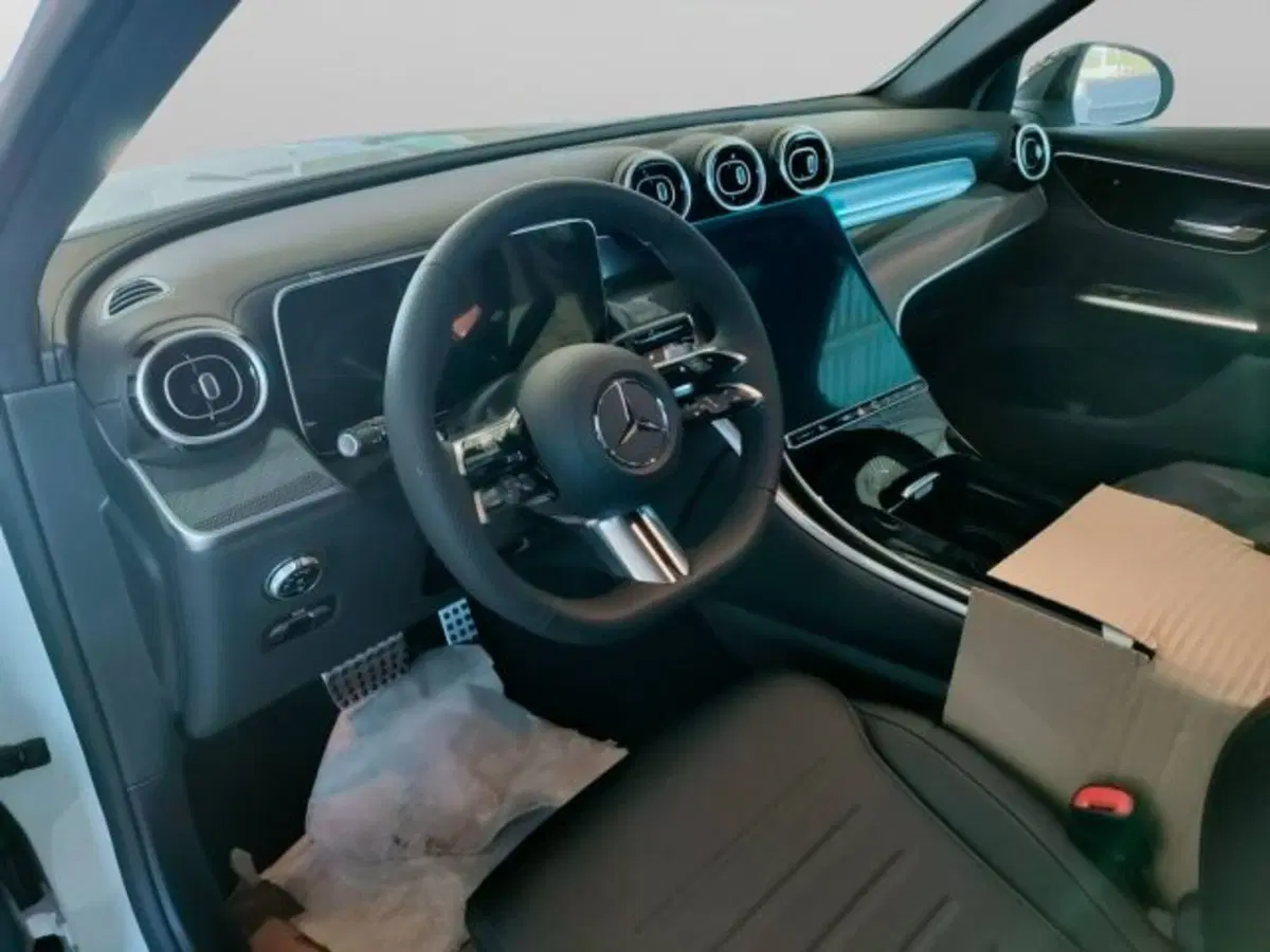 Mercedes-Benz GLC SUV nuova a Teramo (9)