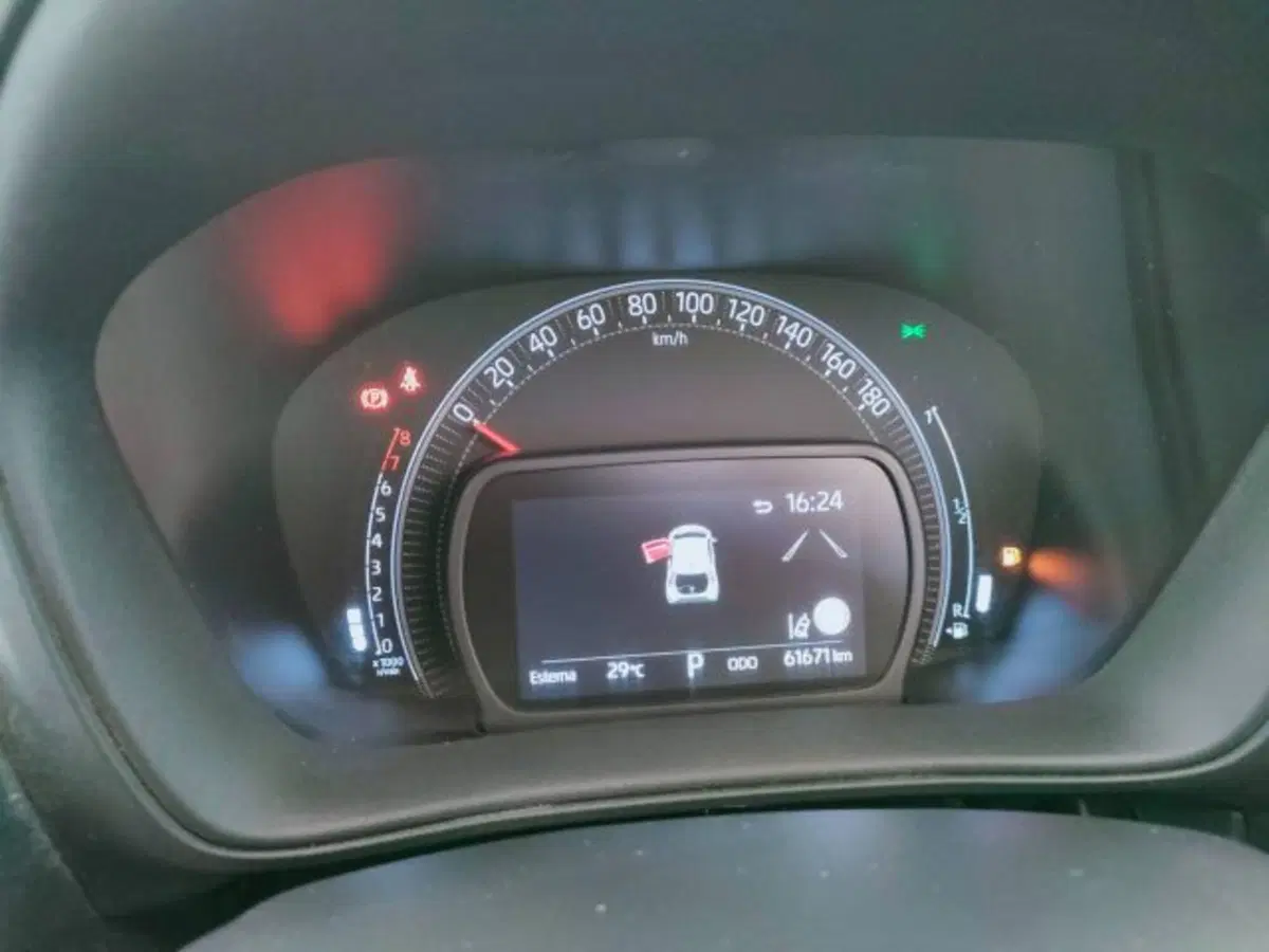 Toyota Aygo X usata a Teramo (18)