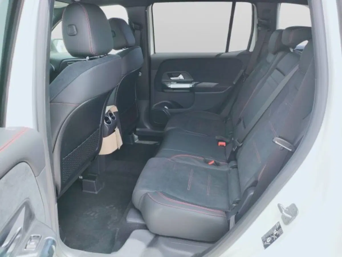 Mercedes-Benz GLB nuova a Teramo (10)