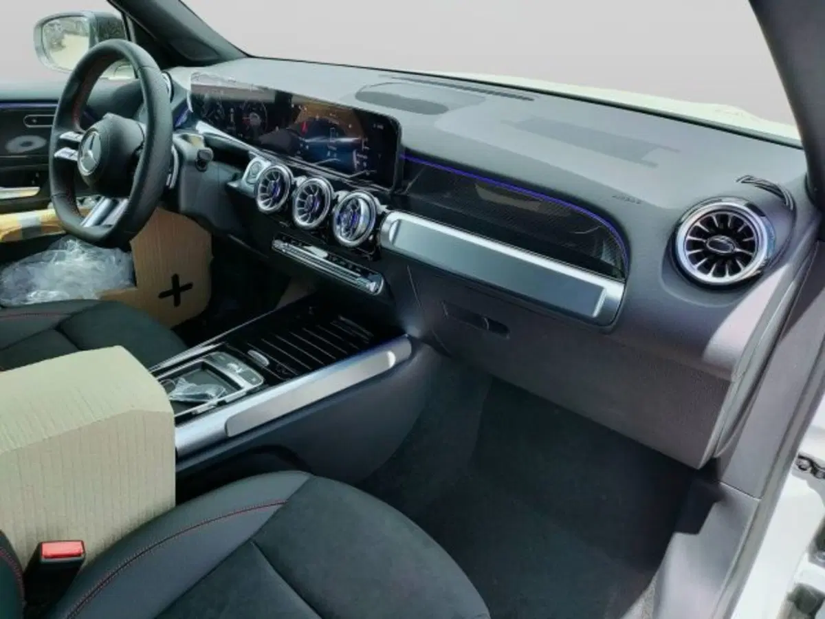Mercedes-Benz GLB nuova a Teramo (11)