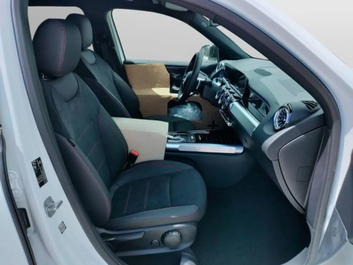 Mercedes-Benz GLB nuova a Teramo (12)