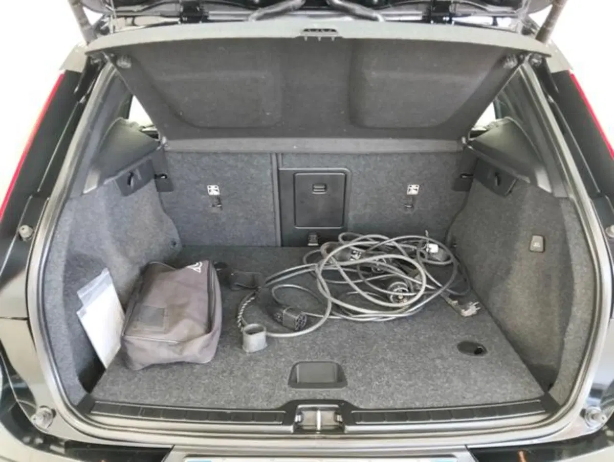 Volvo XC40 usata a Como (18)