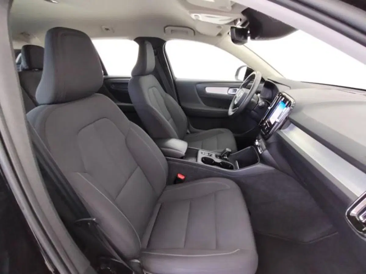 Volvo XC40 usata a Como (3)