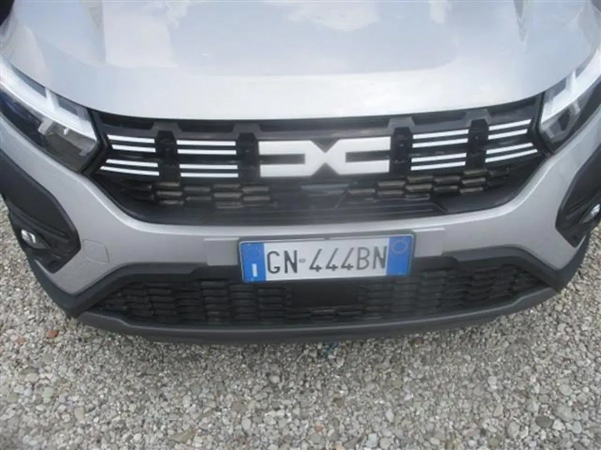 Dacia Jogger usata a Modena (7)