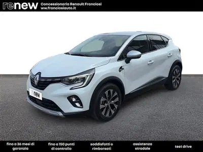 Renault Captur Plug-in Hybrid E-Tech 160 CV Techno del 2023 usata a Mirandola