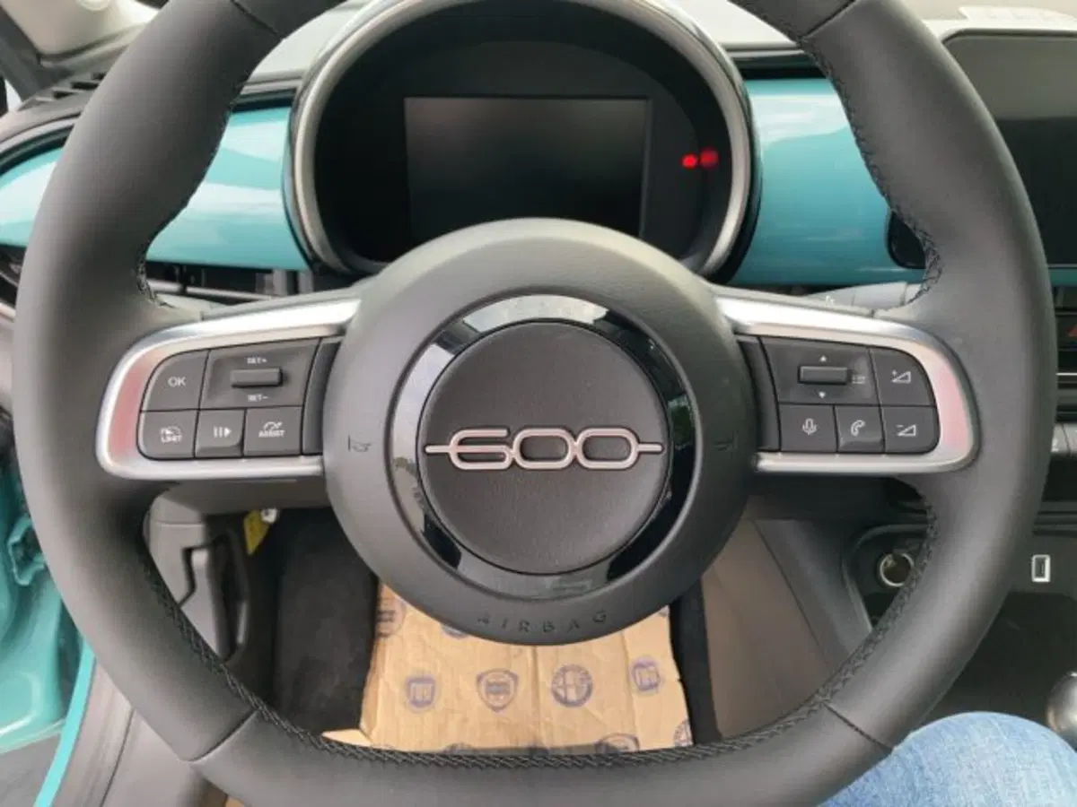 Fiat 600 nuova a Messina (10)