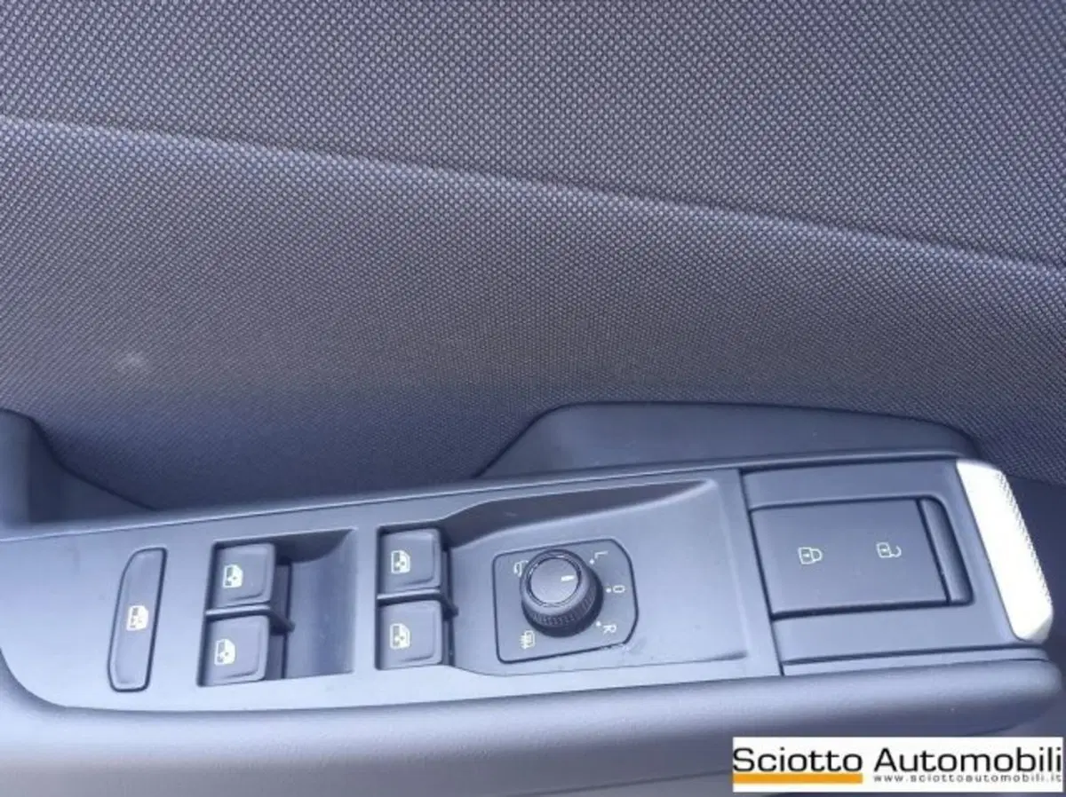 Volkswagen ID.Polo nuova a Messina (12)