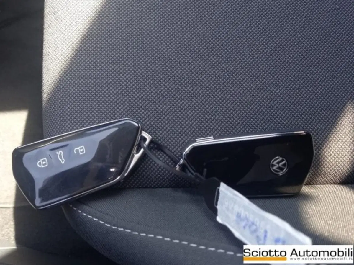 Volkswagen ID.Polo nuova a Messina (20)