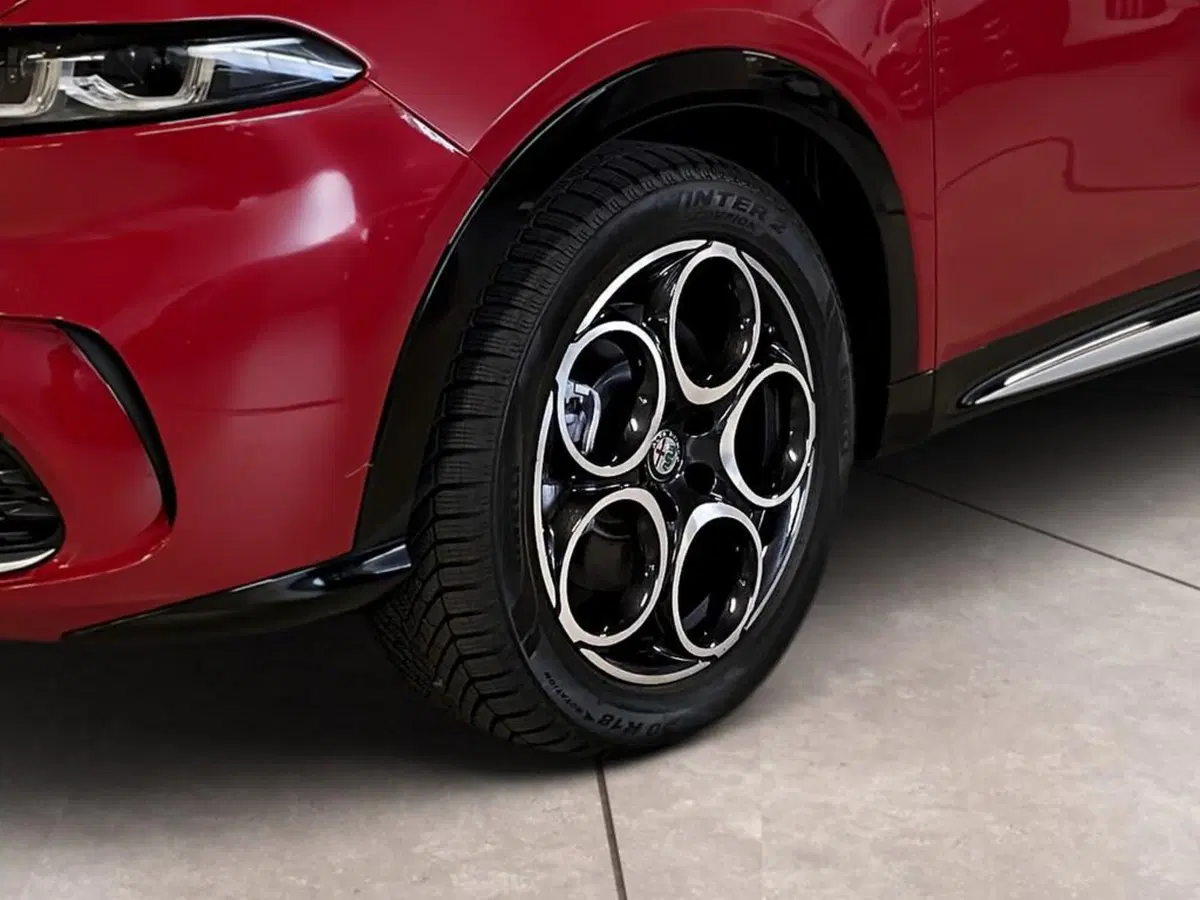 Alfa Romeo Tonale nuova a Torino (15)