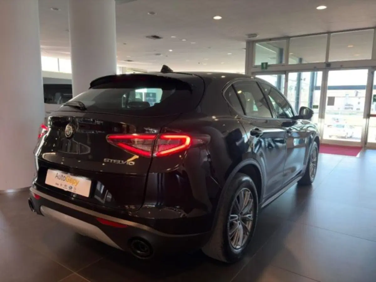 Alfa Romeo Stelvio usata a Modena (16)
