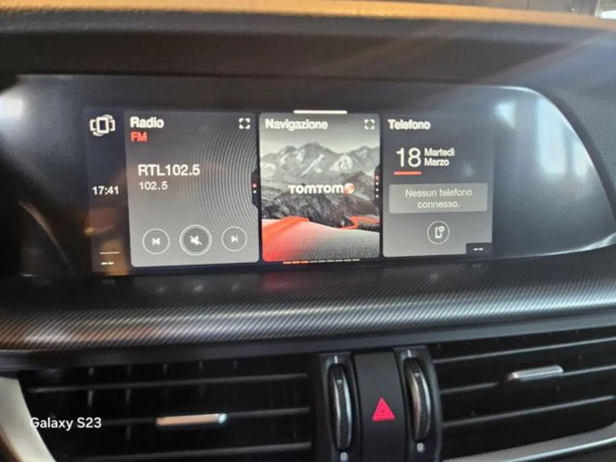 Alfa Romeo Stelvio nuova a Modena (10)