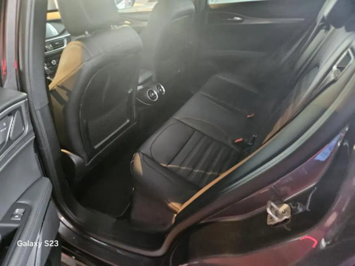 Alfa Romeo Stelvio nuova a Modena (8)