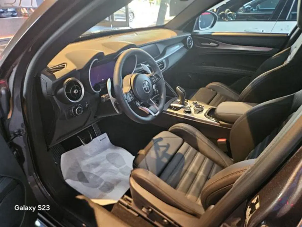Alfa Romeo Stelvio nuova a Modena (9)