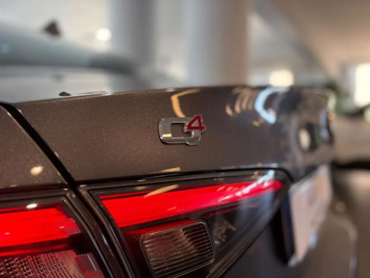 Alfa Romeo Giulia usata a Modena (10)