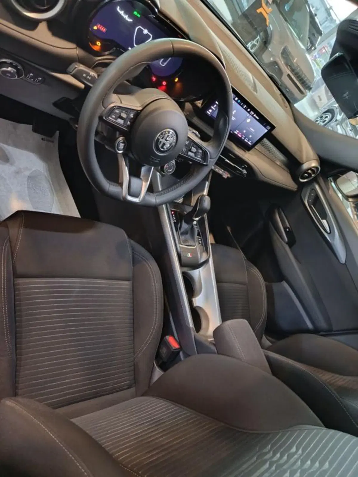 Alfa Romeo Tonale usata a Modena (12)