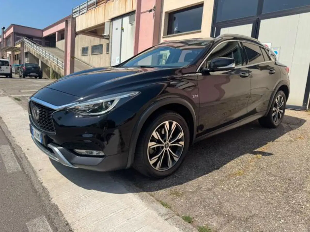 Infiniti QX30 usata a Modena