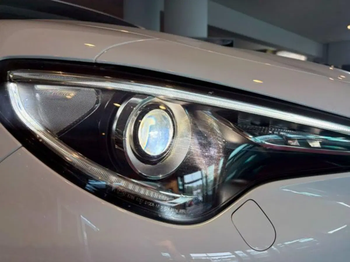Alfa Romeo Stelvio usata a Modena (13)