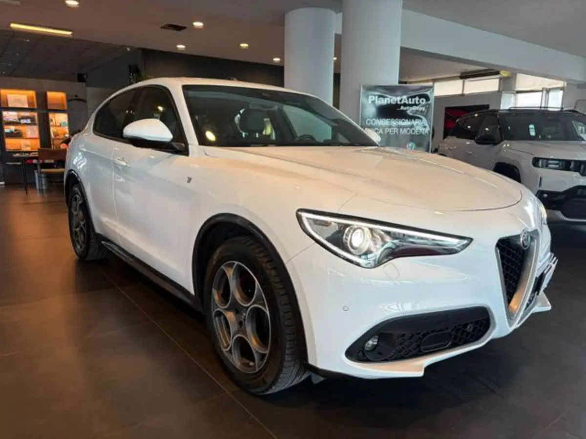 Alfa Romeo Stelvio usata a Modena (14)