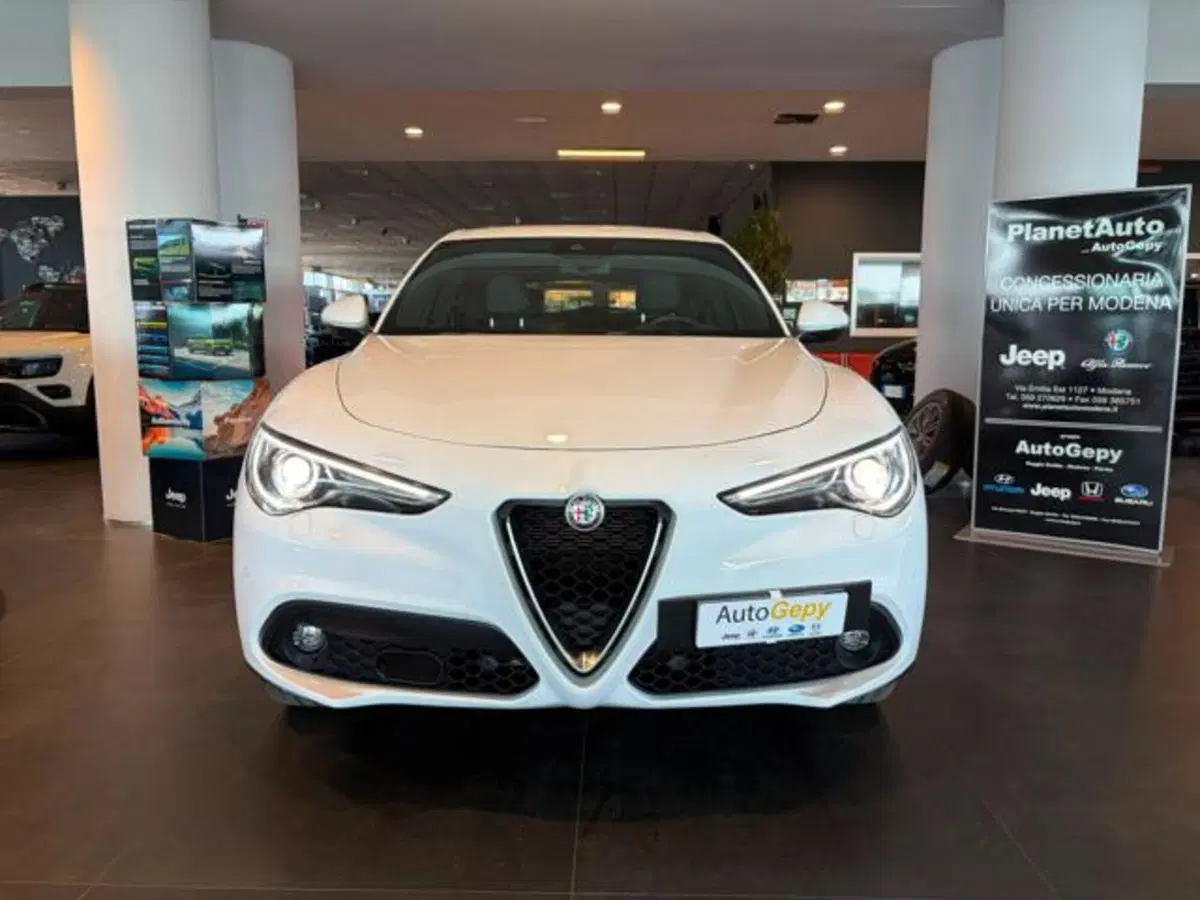 Alfa Romeo Stelvio usata a Modena (15)