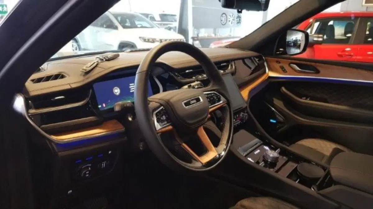 Jeep Grand Cherokee usata a Modena (8)