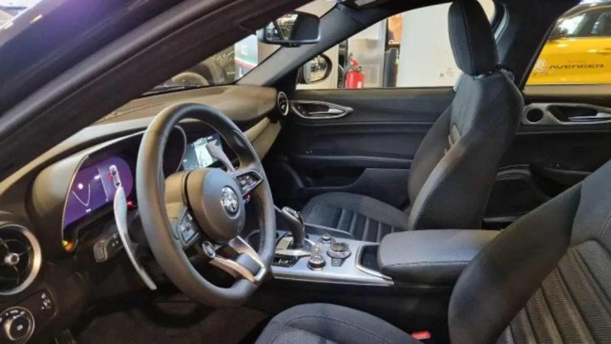 Alfa Romeo Giulia nuova a Modena (5)