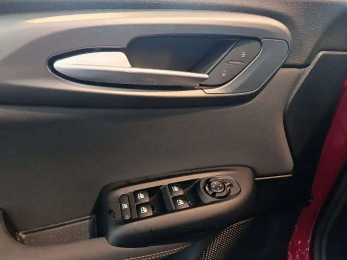 Alfa Romeo Tonale usata a Modena (7)