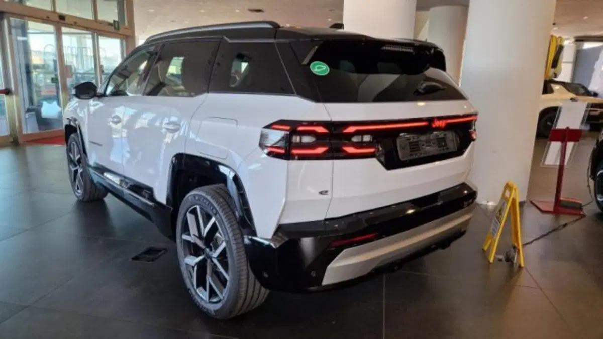 Jeep Compass nuova a Modena (4)