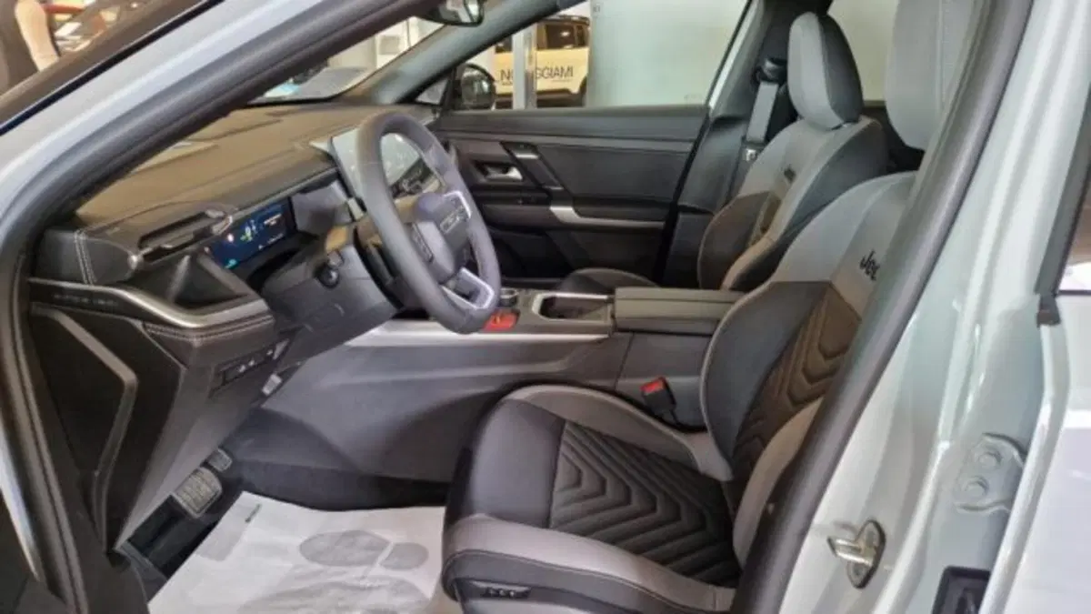 Jeep Compass nuova a Modena (9)