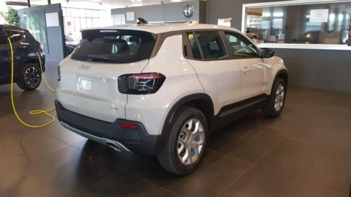 Jeep Avenger nuova a Modena (8)