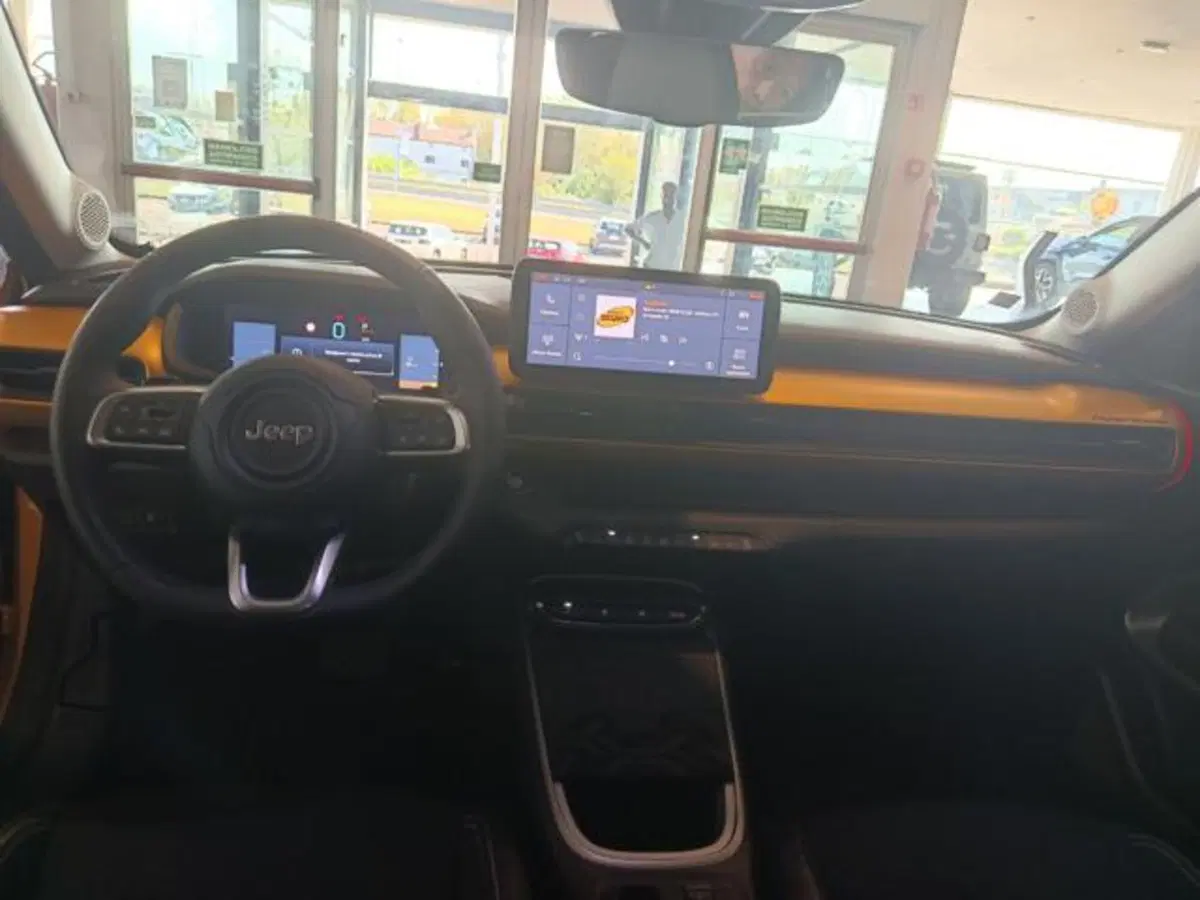 Jeep Avenger usata a Modena (11)