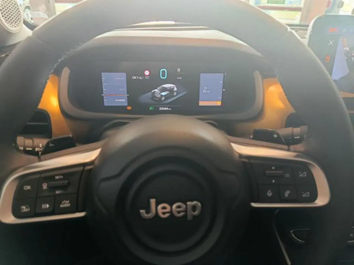 Jeep Avenger usata a Modena (16)