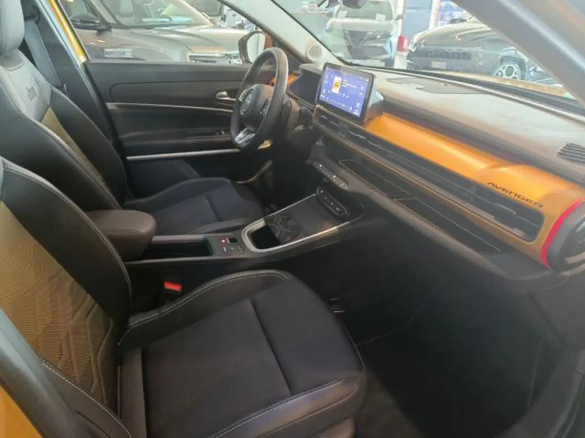 Jeep Avenger usata a Modena (8)