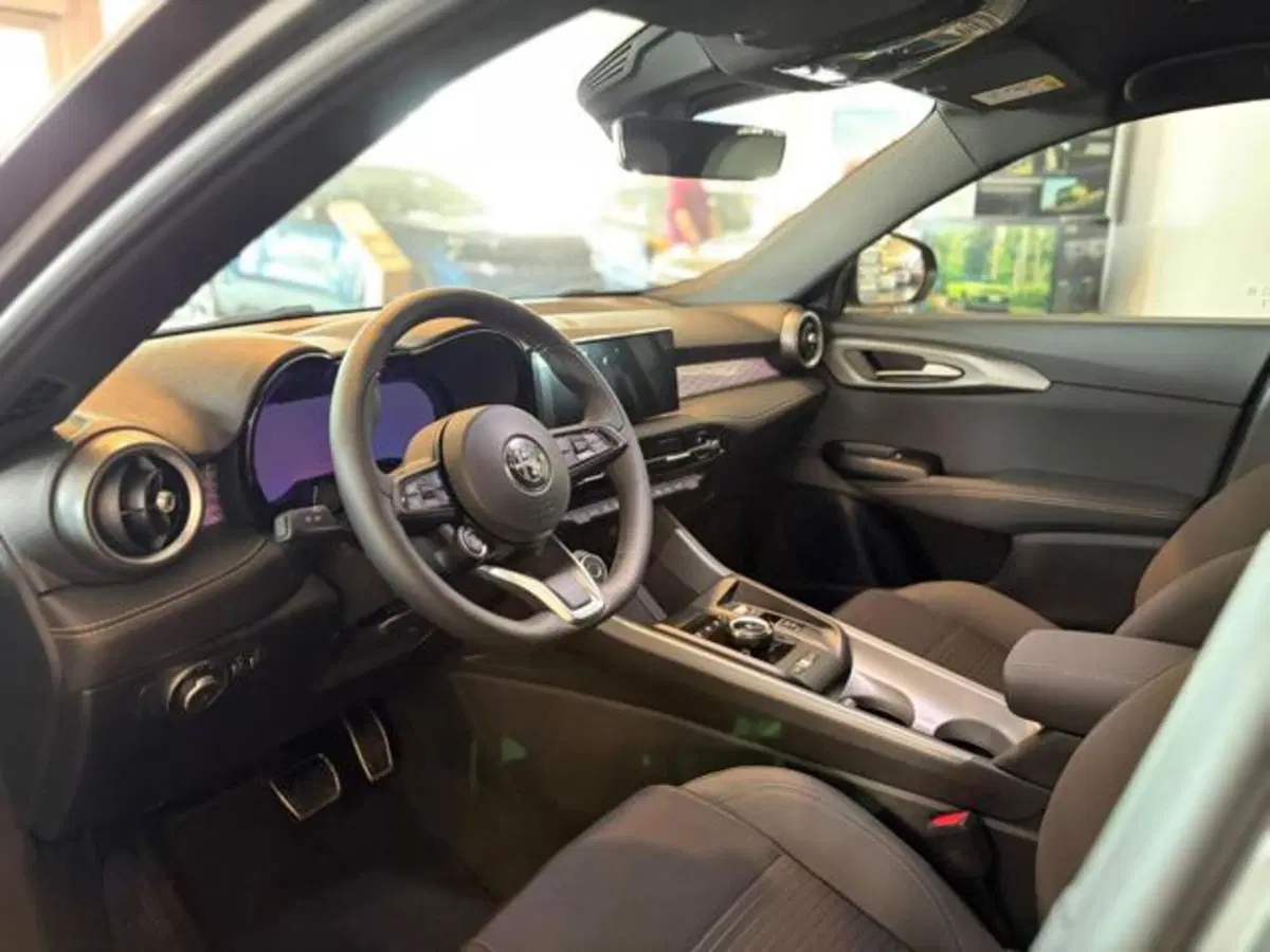 Alfa Romeo Tonale nuova a Modena (10)