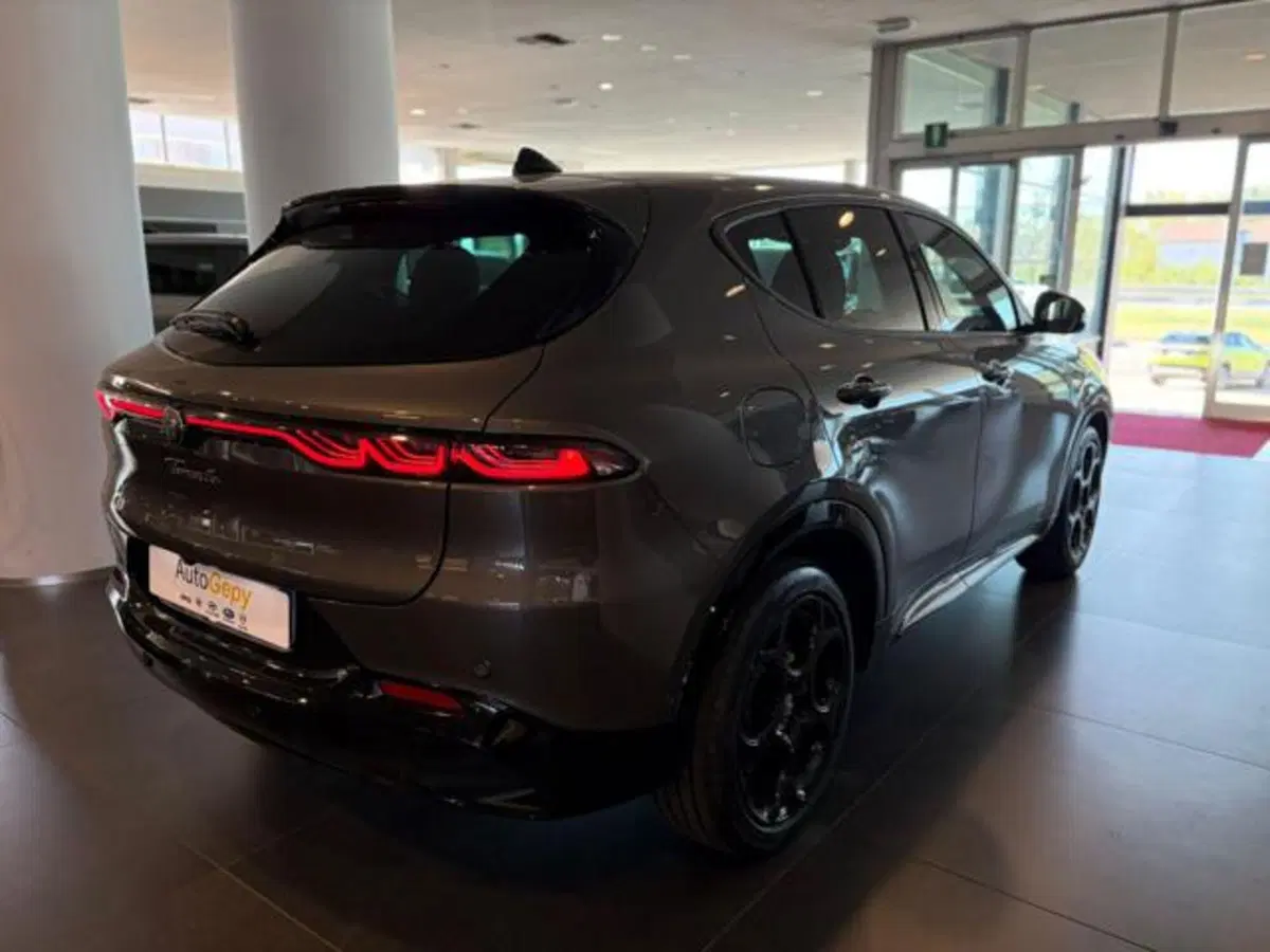 Alfa Romeo Tonale nuova a Modena (2)