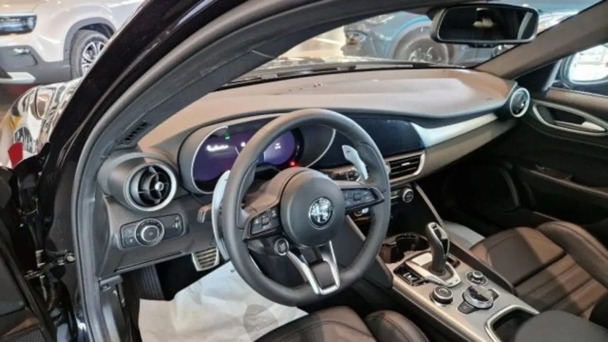 Alfa Romeo Giulia nuova a Modena (5)