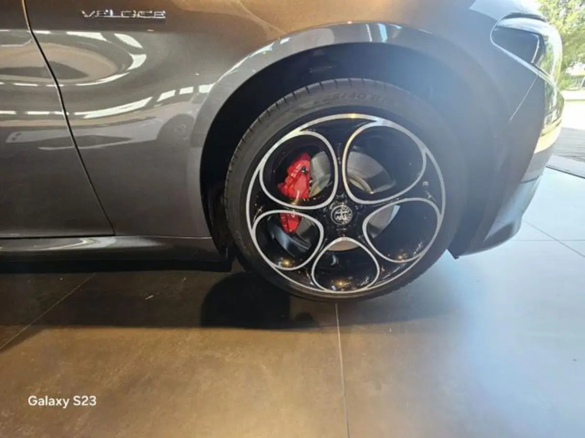 Alfa Romeo Giulia nuova a Modena (6)