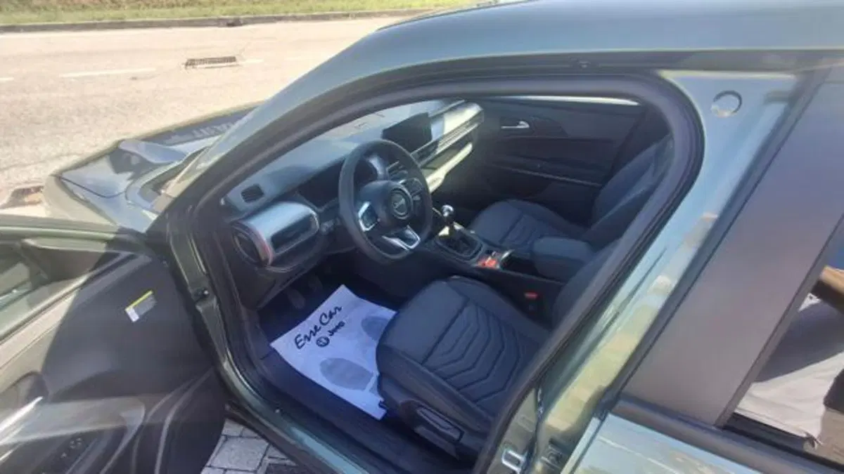 Jeep Avenger nuova a Padova (7)