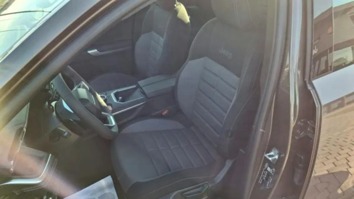 Jeep Compass nuova a Padova (8)