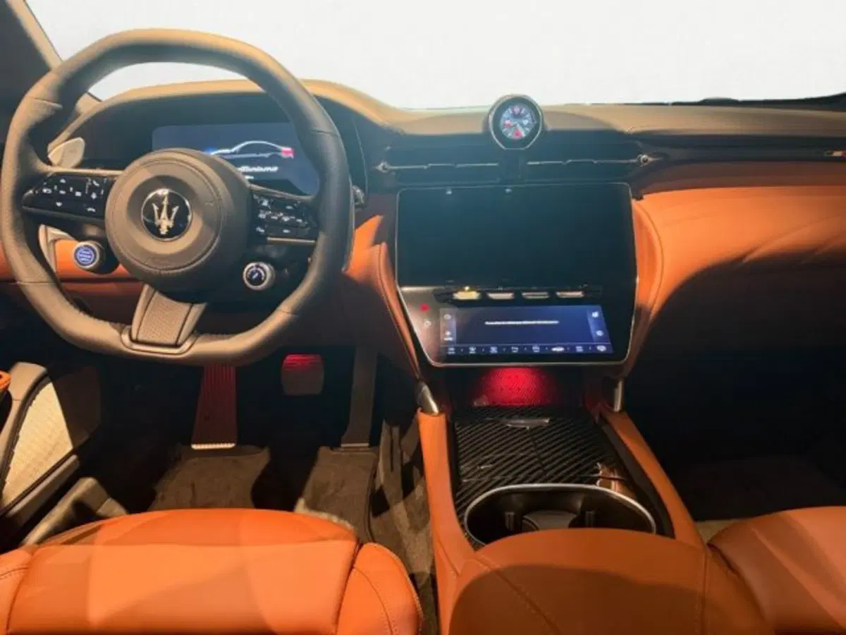 Maserati Granturismo nuova a Udine (10)