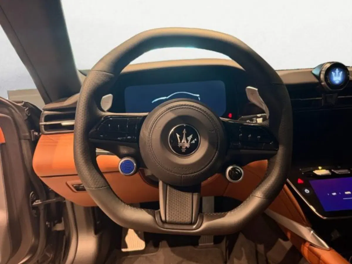 Maserati Granturismo nuova a Udine (11)