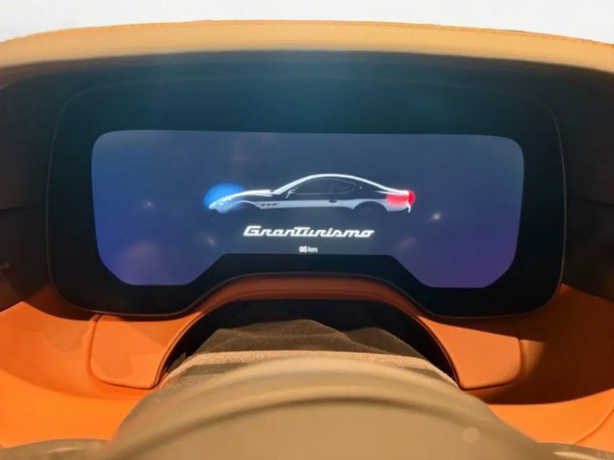 Maserati Granturismo nuova a Udine (12)