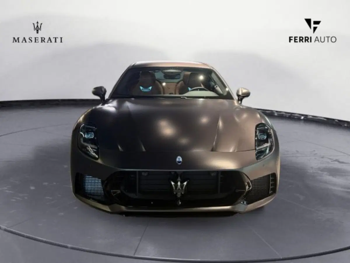 Maserati Granturismo nuova a Udine (3)