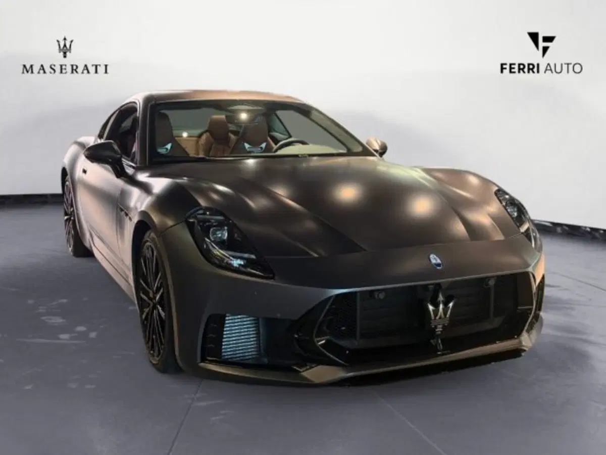 Maserati Granturismo nuova a Udine (4)