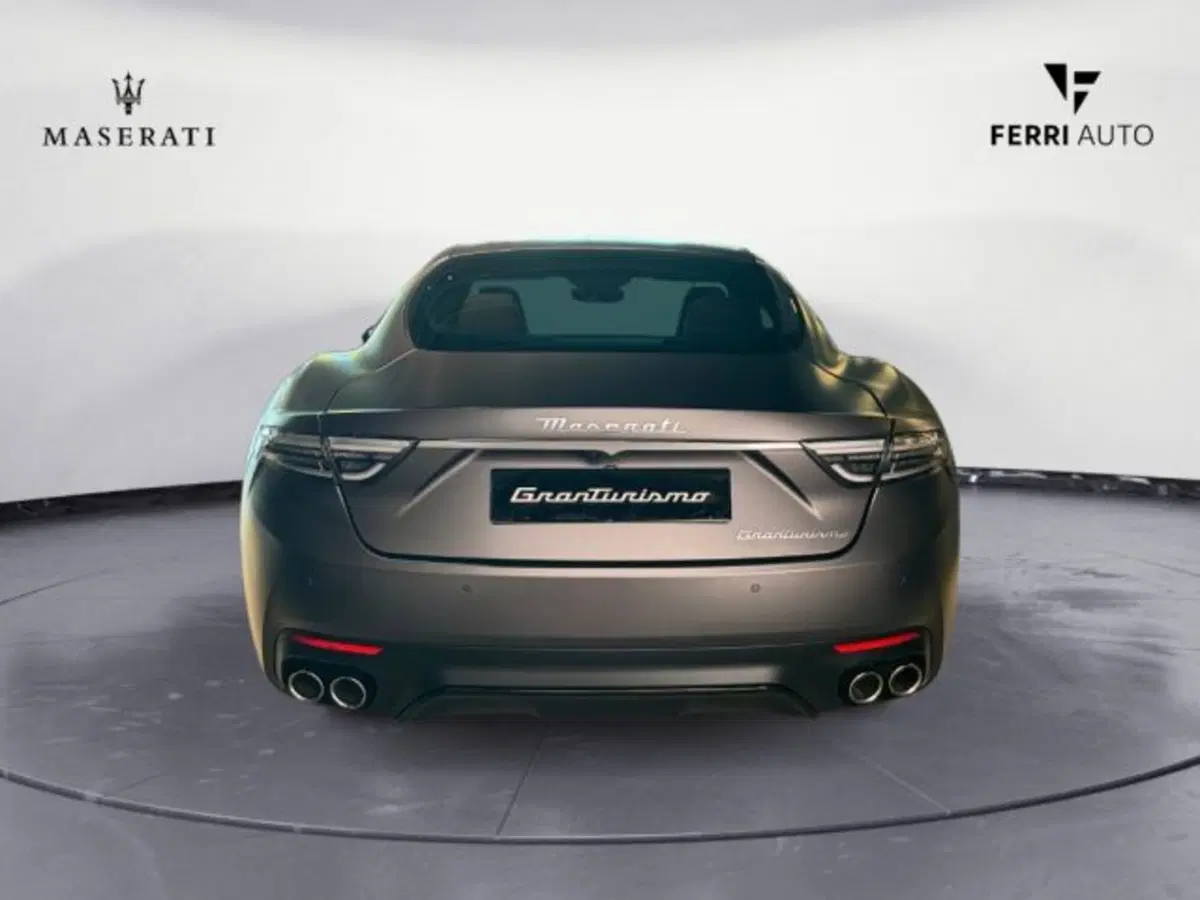 Maserati Granturismo nuova a Udine (7)