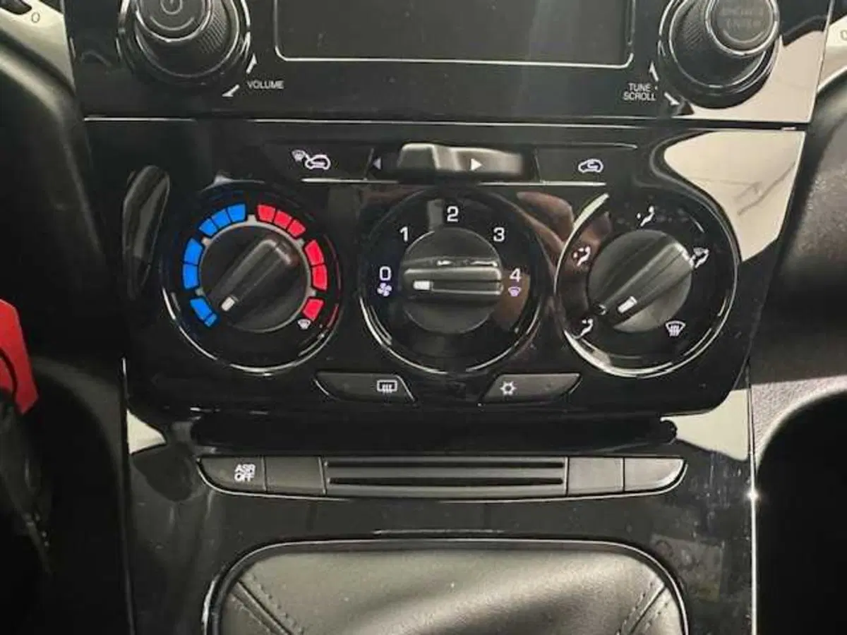 Lancia Ypsilon usata a Treviso (16)