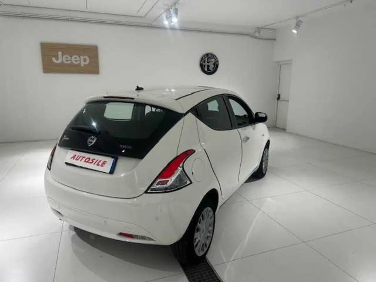 Lancia Ypsilon usata a Treviso (6)
